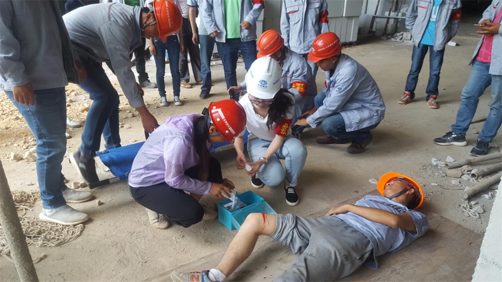 蒙自经开区电子信息产业园建设项目（二期）组织高处坠落应急救援修.JPG